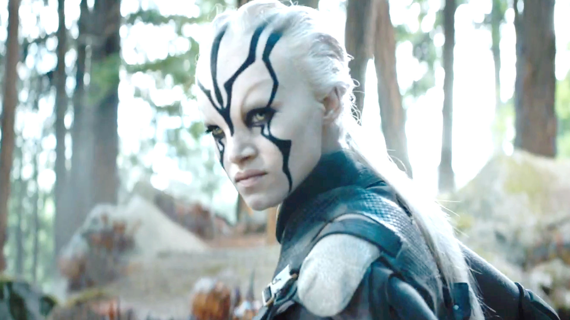 http://statcdn.fandango.com/MPX/image/NBCU_Fandango/410/331/StarTrekBeyond_Trailer1.jpg