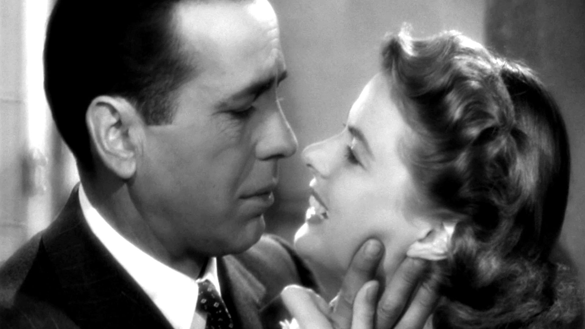 Casablanca ficial Clip Kiss Me for the Last Time 1942