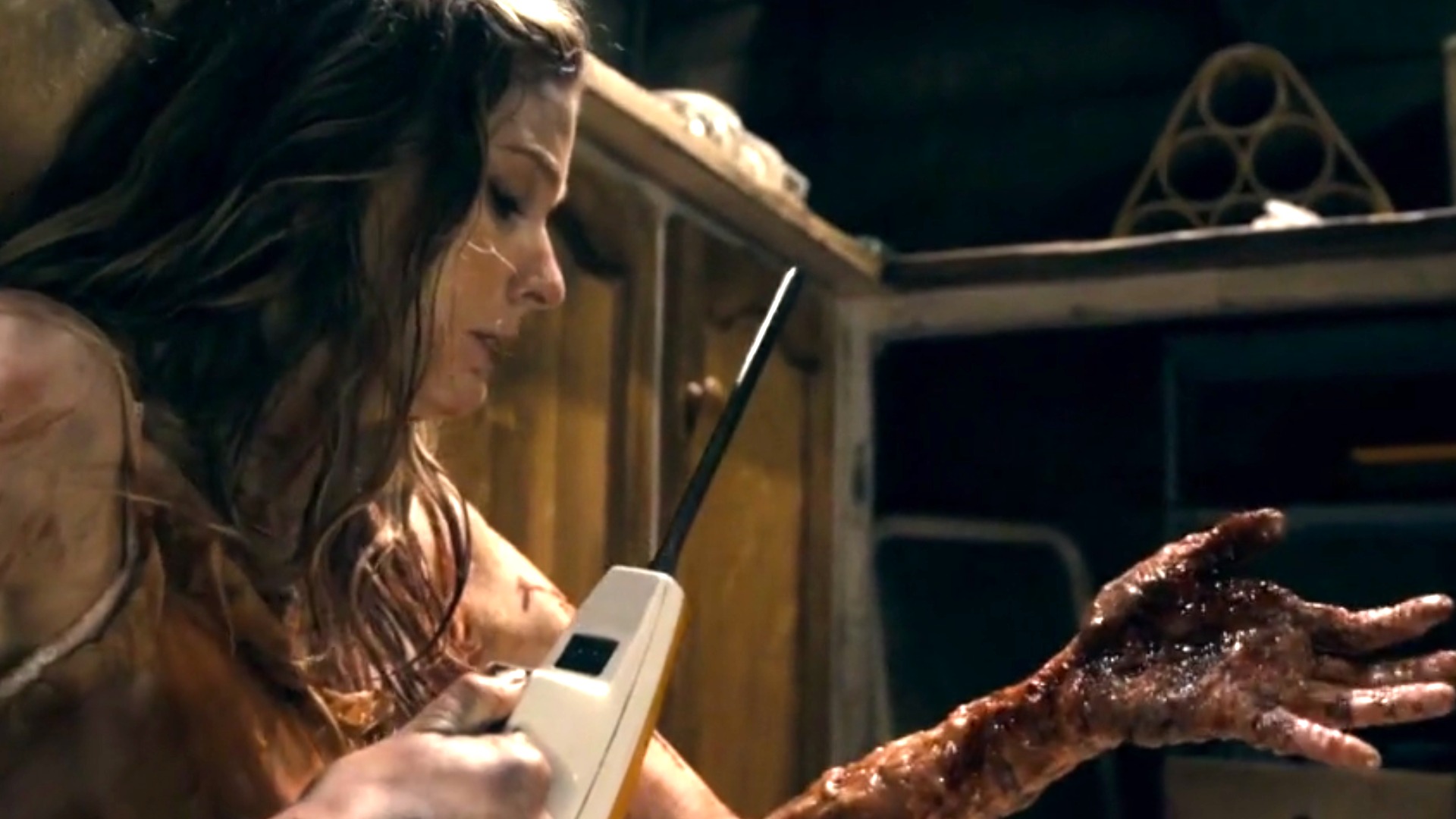 Evil Dead - Trailers & Videos - Rotten Tomatoes