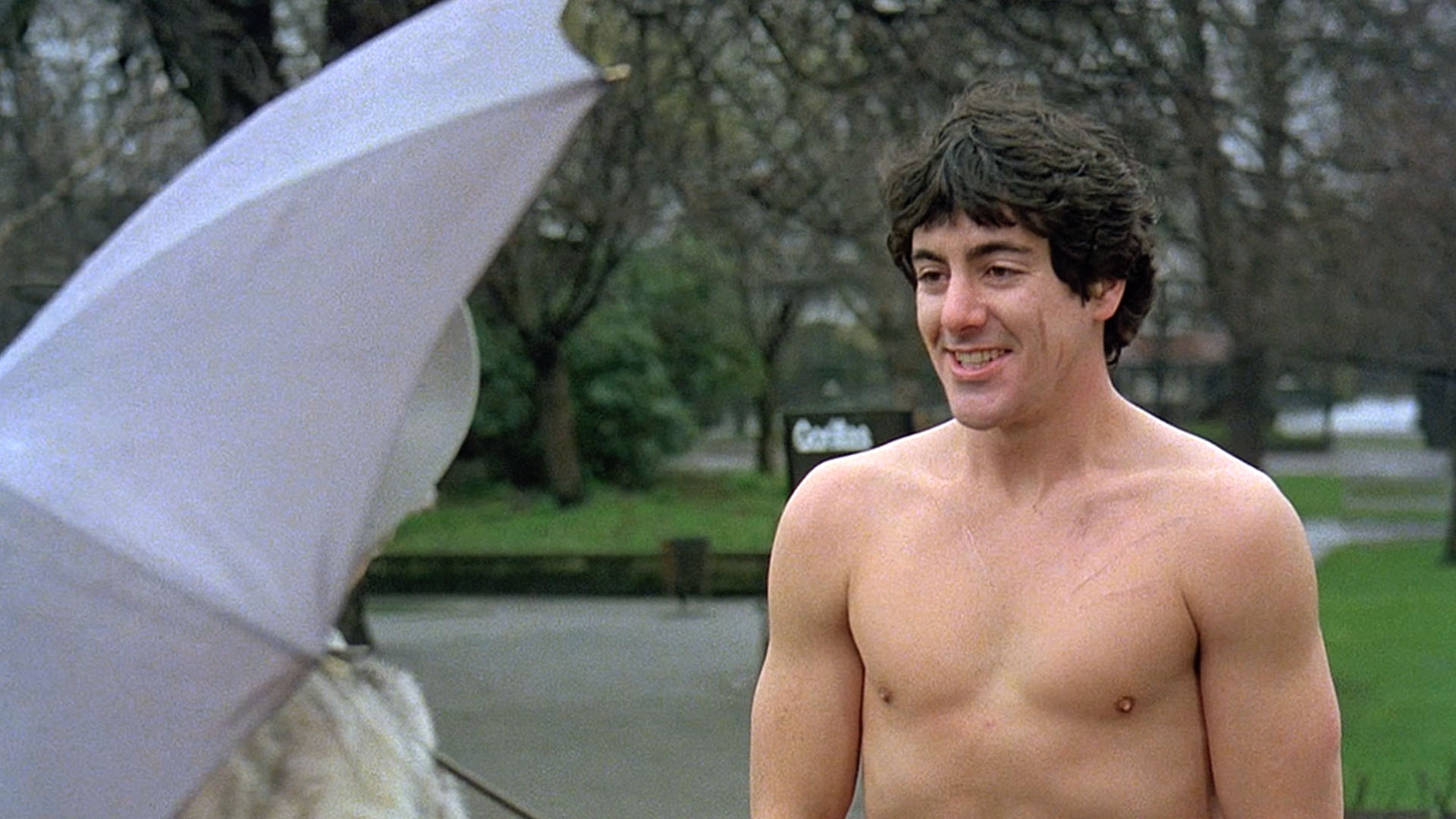 An American Werewolf in London: Official Clip - Naked at the Zoo