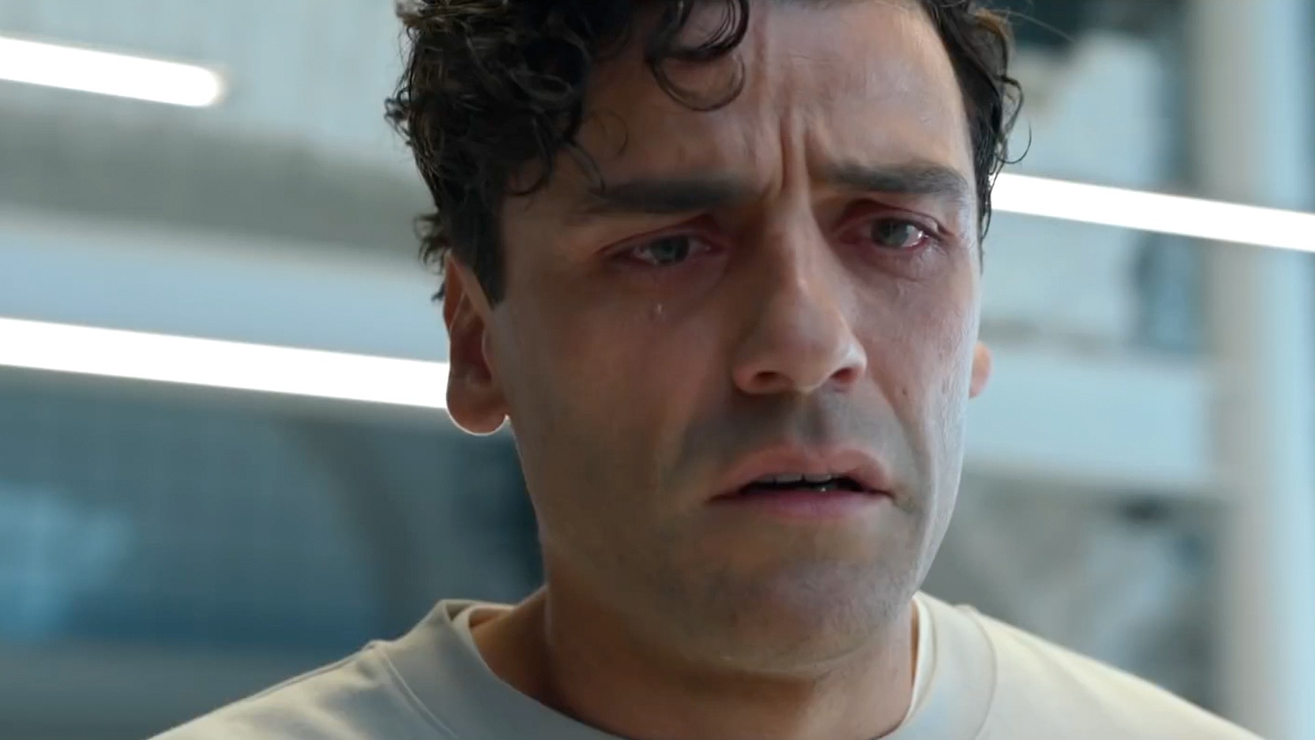 Rotten Tomatoes - New images of Oscar Isaac in Moon Knight