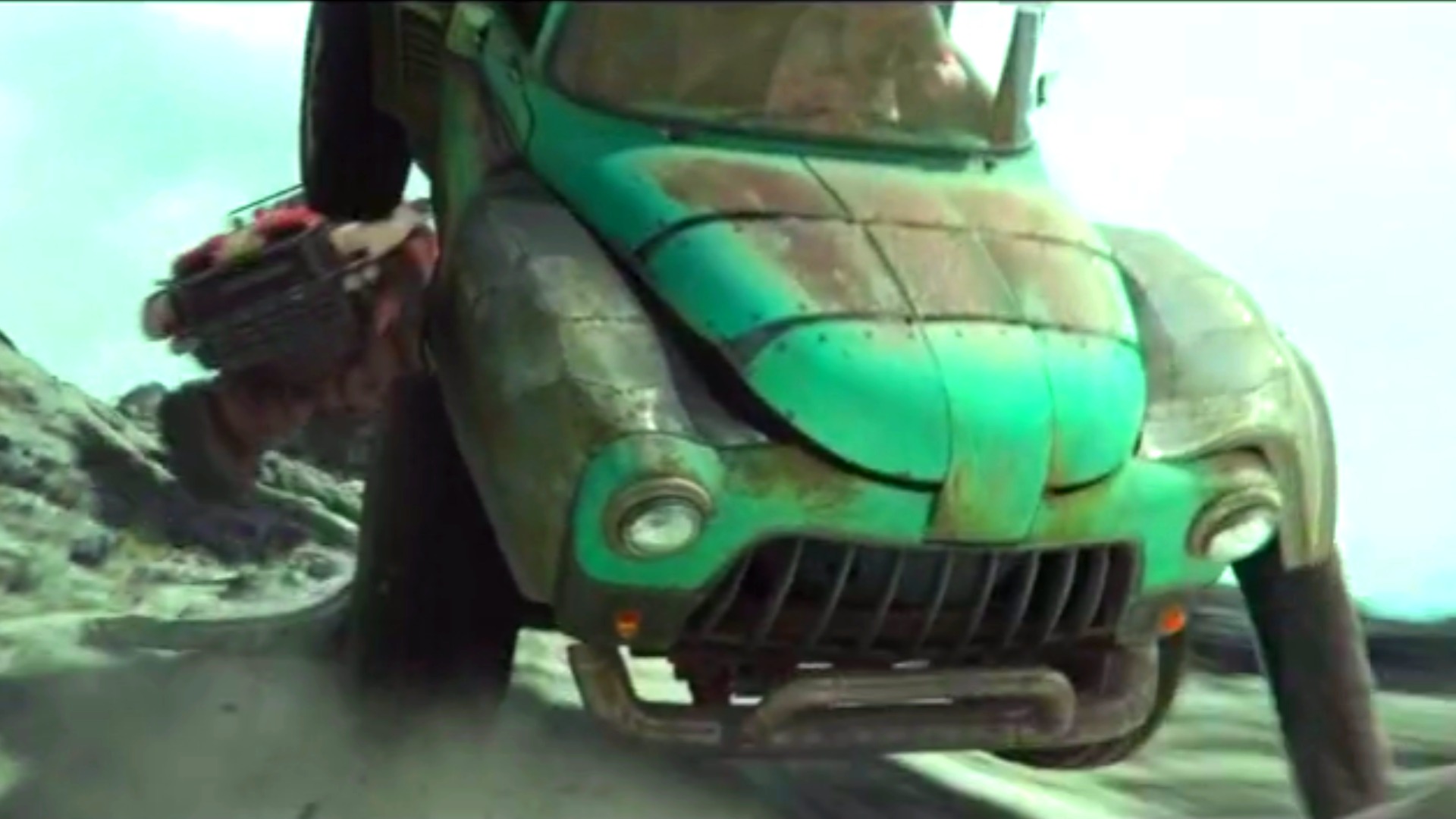 Movie Monster Trucks trailer that carries out a car chase with tracks on  which monsters settled down - GIGAZINE